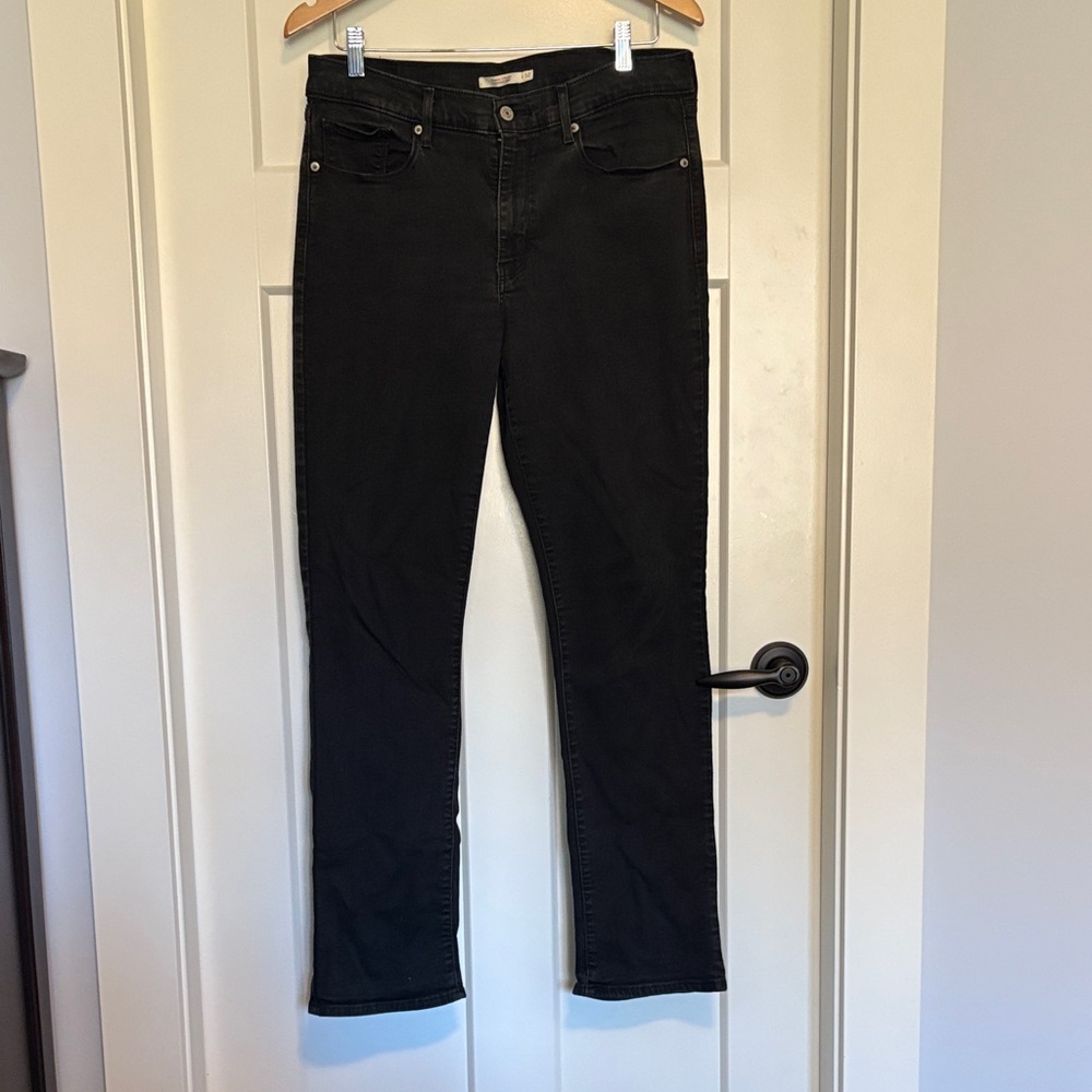 Levi's Women's Black Straight Leg Jeans